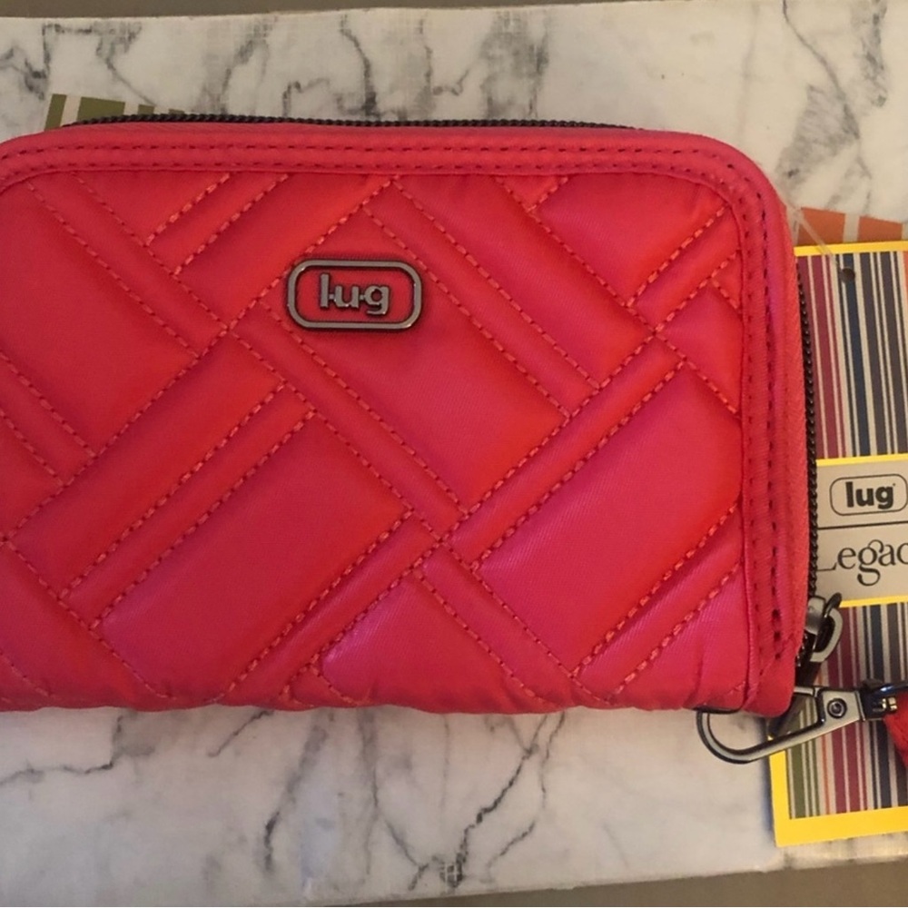 🪸🐠 NWT Lug Legacy Collection RFID Rodeo wallet in beautiful Coral Red - Picture 2 of 7